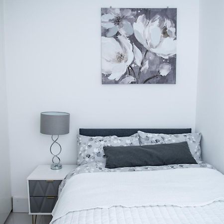 1B Apartment, 30 Mins To Oxford Street Londra Dış mekan fotoğraf