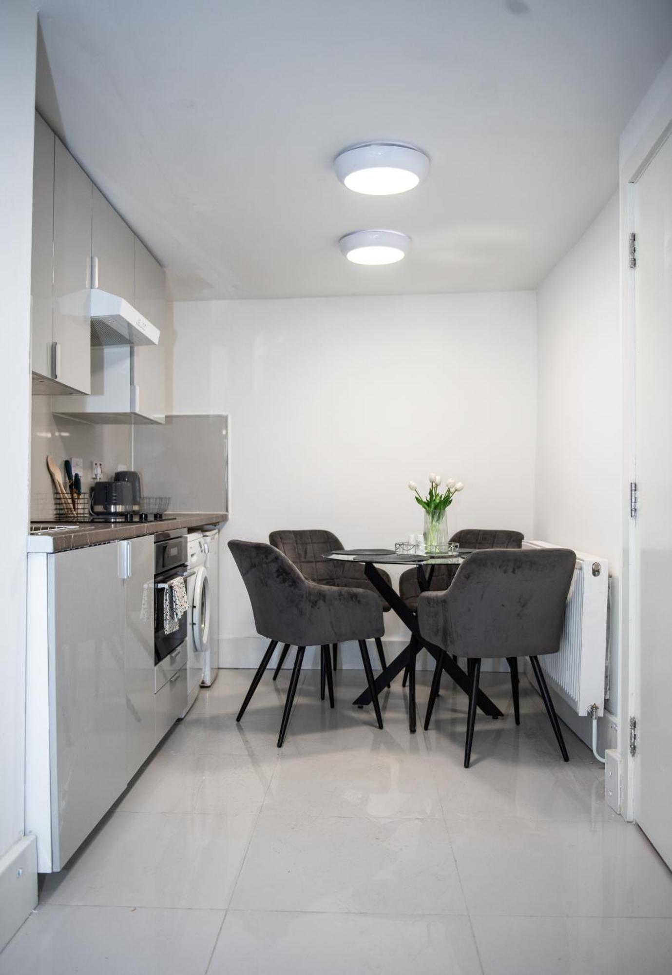 1B Apartment, 30 Mins To Oxford Street Londra Dış mekan fotoğraf