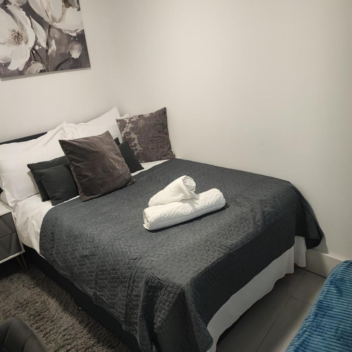 1B Apartment, 30 Mins To Oxford Street Londra Dış mekan fotoğraf
