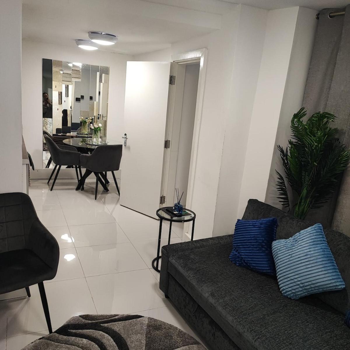 1B Apartment, 30 Mins To Oxford Street Londra Dış mekan fotoğraf